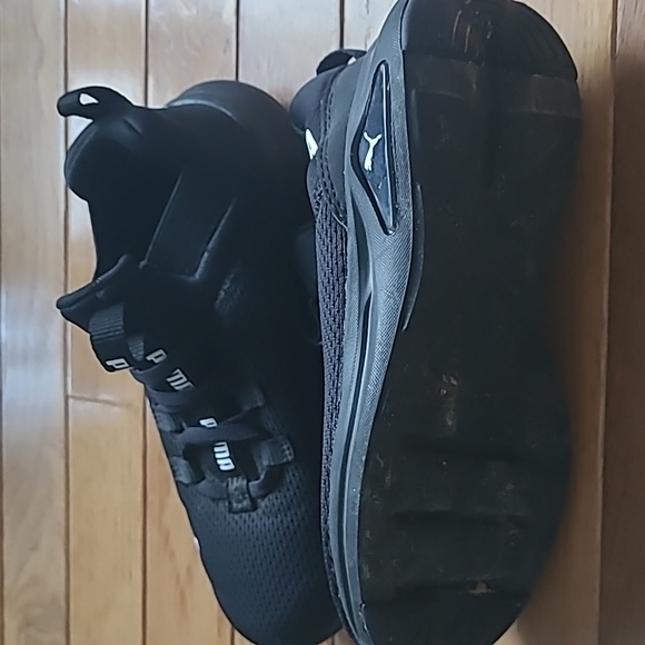 PUMAS - Picture 3 of 4